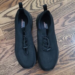 Skechers Men's Black Slip-On Sneakers Size 9.5